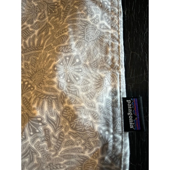 Patagonia Organic Cotton Men's Short Sleeve Button‎ Down Shirt Floral Pattern - Picture 2 of 8